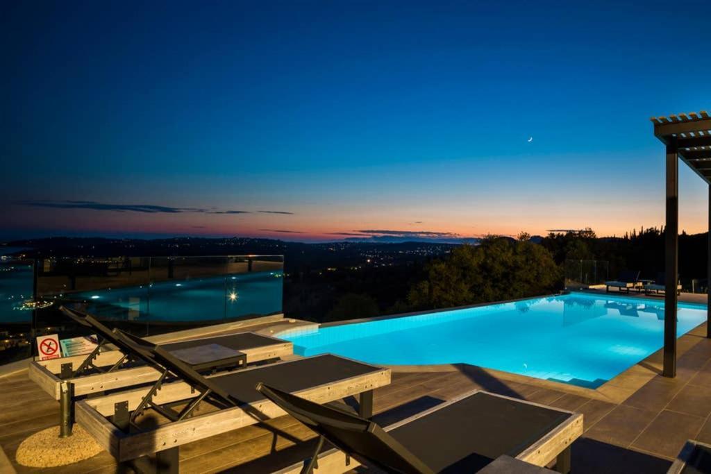 New Villa Blue With Private Pool At Trapezaki Livathos  Buitenkant foto