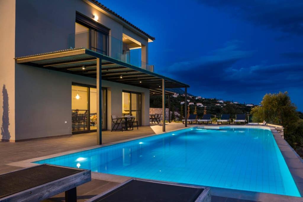 New Villa Blue With Private Pool At Trapezaki Livathos  Buitenkant foto