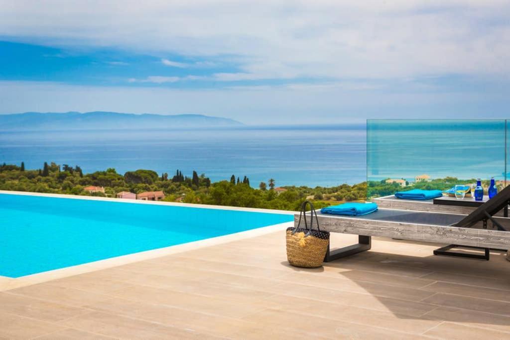 New Villa Blue With Private Pool At Trapezaki Livathos  Buitenkant foto