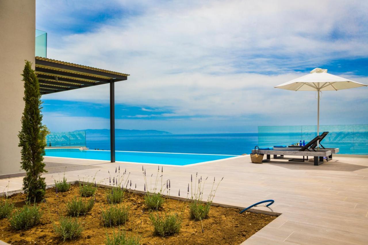 New Villa Blue With Private Pool At Trapezaki Livathos  Buitenkant foto