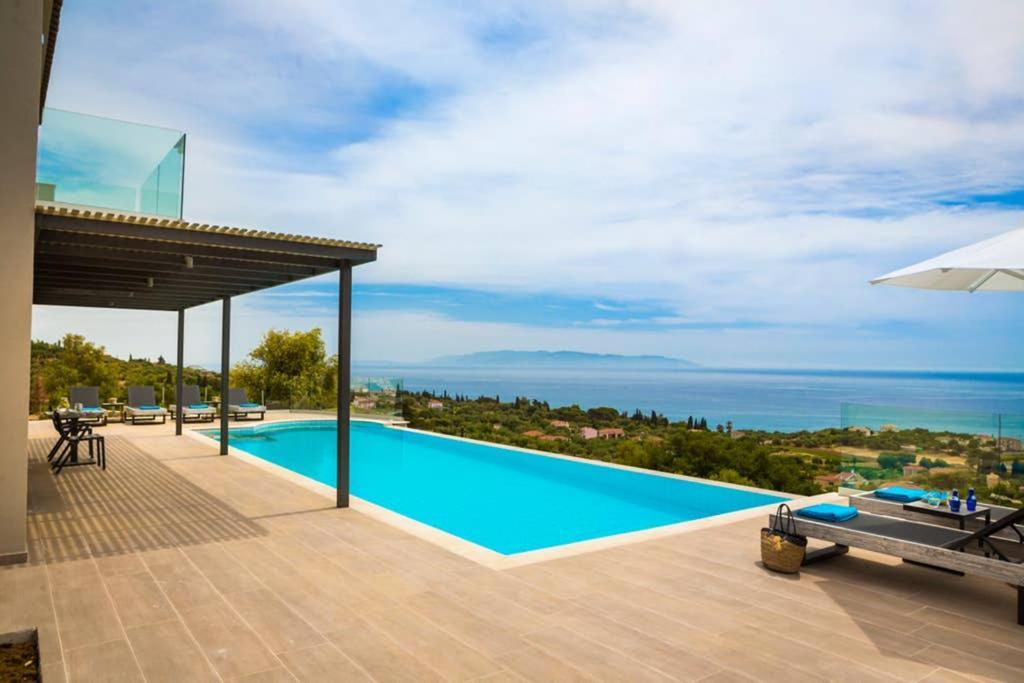 New Villa Blue With Private Pool At Trapezaki Livathos  Buitenkant foto