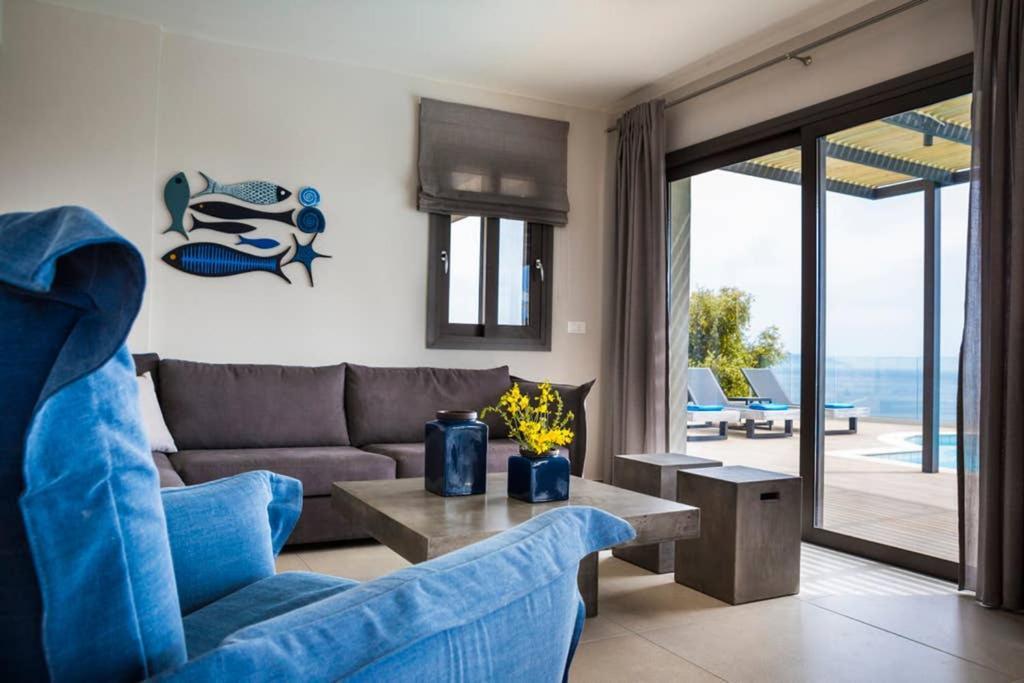 New Villa Blue With Private Pool At Trapezaki Livathos  Buitenkant foto