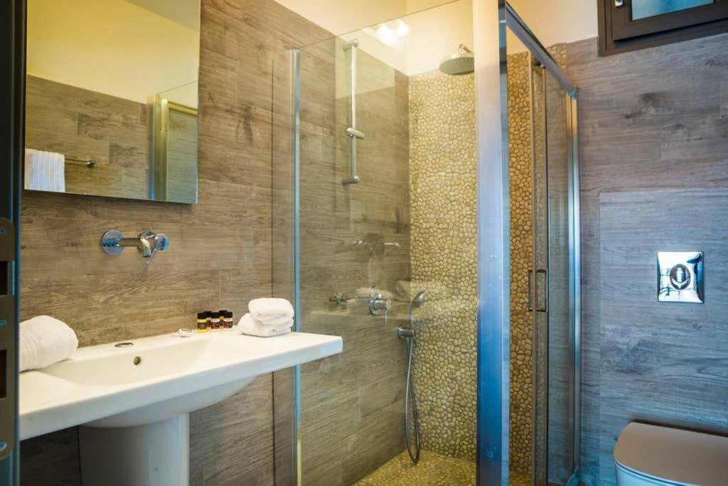 New Villa Blue With Private Pool At Trapezaki Livathos  Buitenkant foto